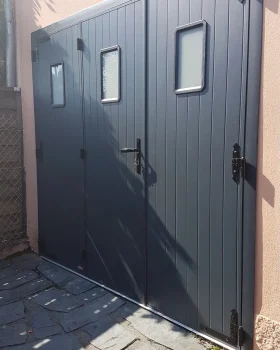 PORTE DE GARAGE OUVERTURE VERS L'EXTERIEUR TOULOUSE