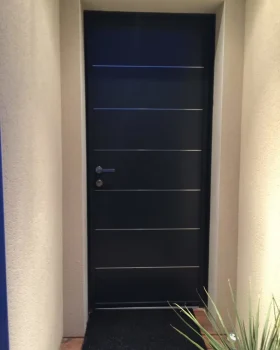 PORTE D'ENTREE ALUMINIUM GRIS ANTHRACITE INSERT INOX AUREVILLE