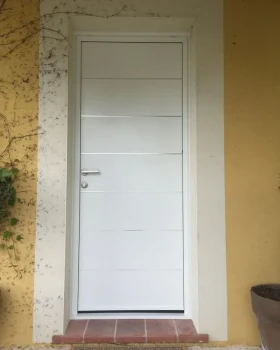 PORTE D'ENTREE BLANCHE AVEC INSERT ALU TOULOUSE