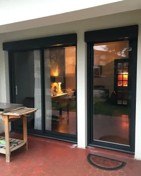 POSE BAIE COULISSANTE EN ALUMINIUM NOIR RAMONVILLE