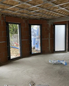 POSE MENUISERIES EN ALUMINIUM NOIR SABLE