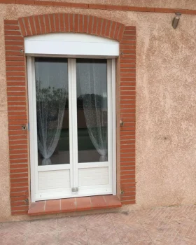 VOLET ROULANT AVEC HABILLAGE DU CINTRE BALMA