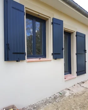 VOLETS BATTANT GRIS FONCE ESCALQUENS