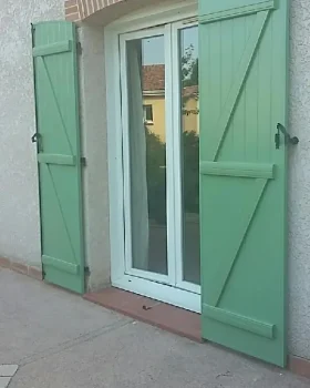 VOLETS BATTANTS BARRES A ECHARPE QUINT FONSEGRIVES