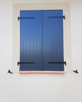 VOLETS BATTANTS GRIS FONCE ESCALQUENS