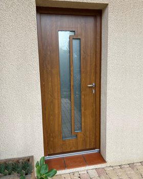 PORTE EN PVC COULEUR BOIS CASTANET